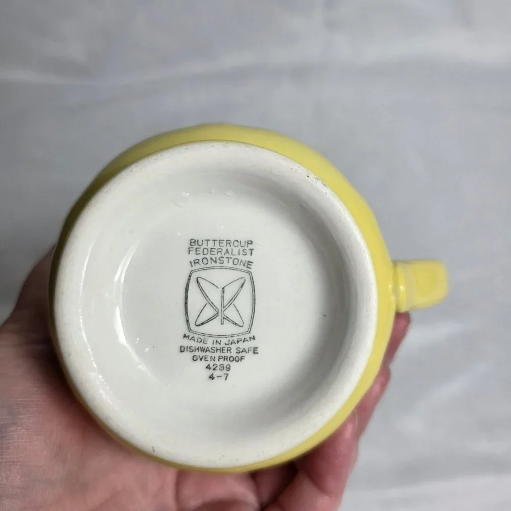ONE Federalist by Sears Buttercup Creamer Yellow Scalloped Edge No Trim